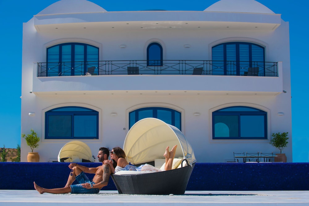Wine Dark Sea Villa Santorini 5/23