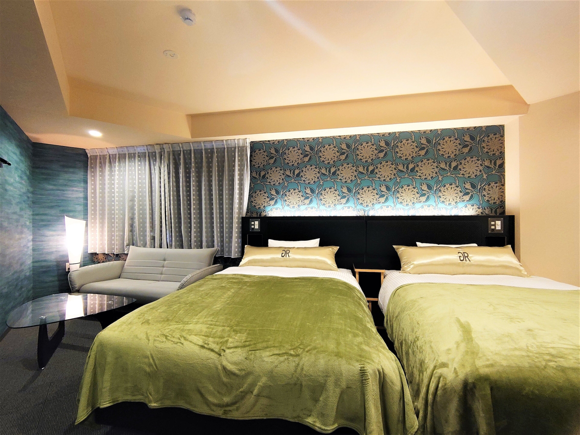 PREMIUM, TWIN BEDS, SMOKING
