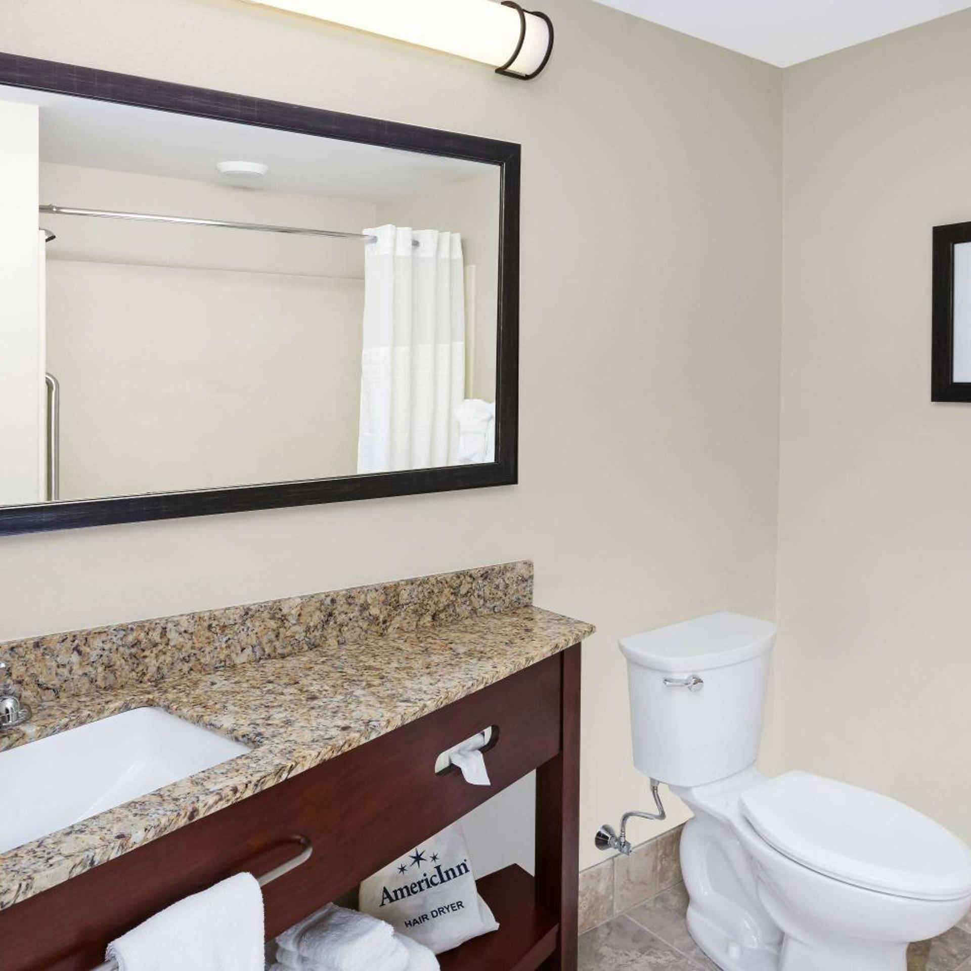 Deluxe, Suite, Accessible