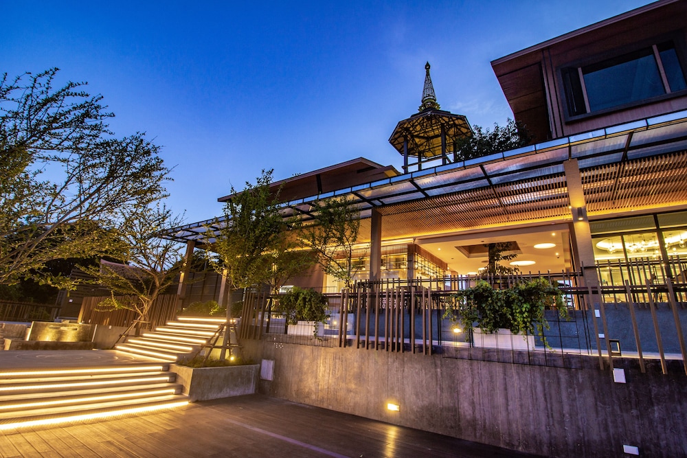 Rachabhura Hotel 5/50
