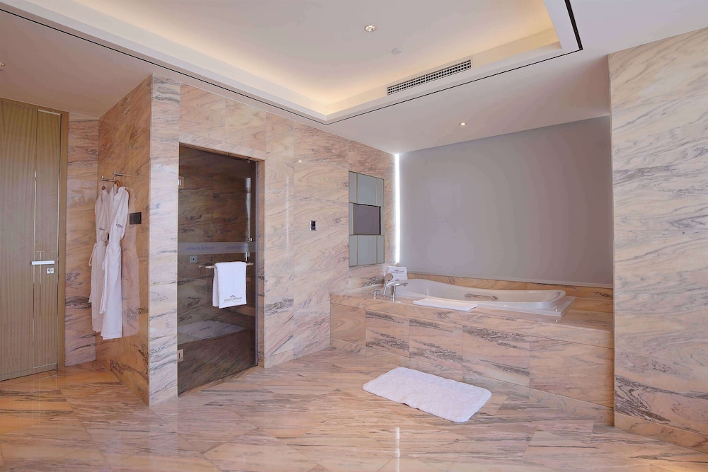 Howard Johnson By Wyndham Glory Plaza Chenghai 28/29