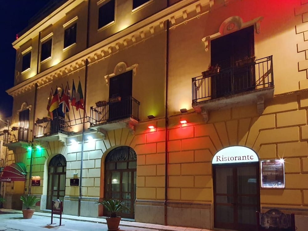 Hotel Centrale Spa & Relax 2/50