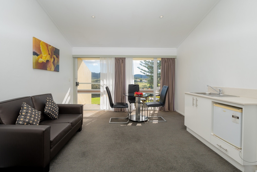 South Pacific Resort Hotel 19/50