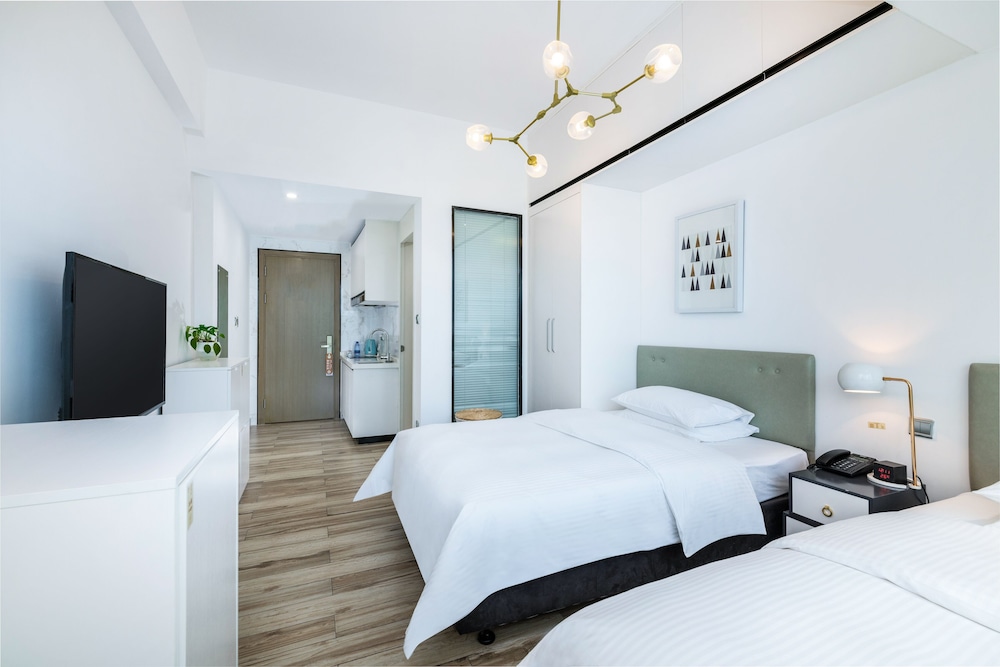 Jinzhonghuan Serviced Apartment 17/50