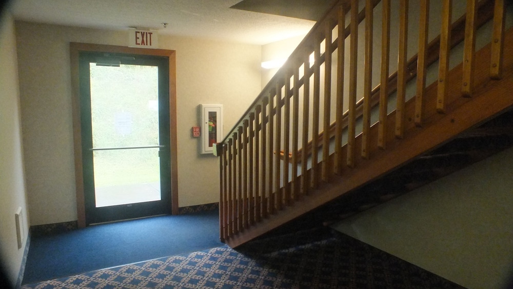 Quality Express Inn Suites Mineral Wells 30/49