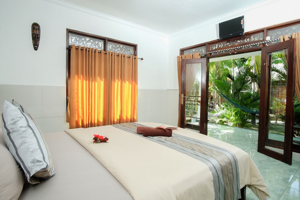 Warna Beach Hotel 12/46