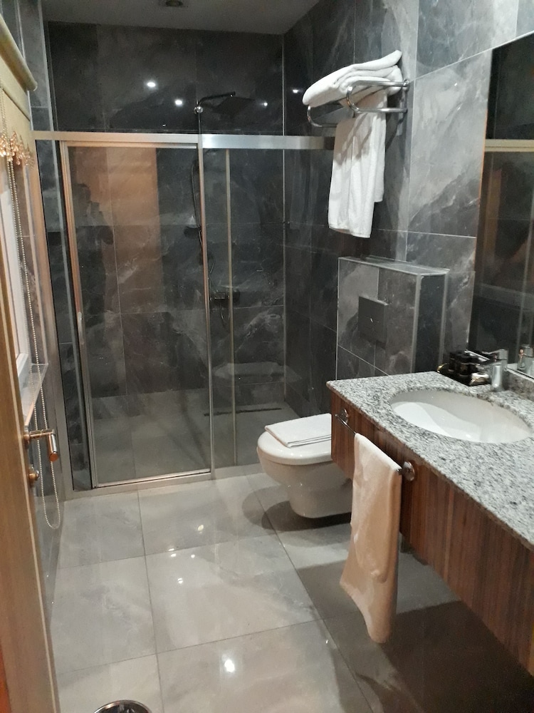 Tehran Boutique Hotel 44/48