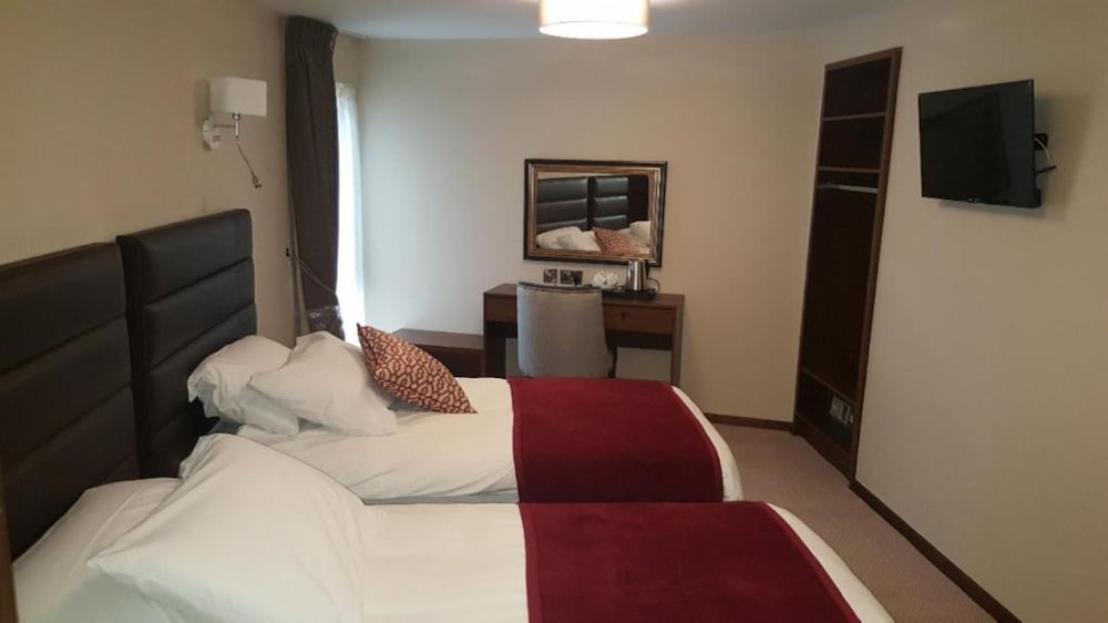 DELUXE, TWIN BEDS