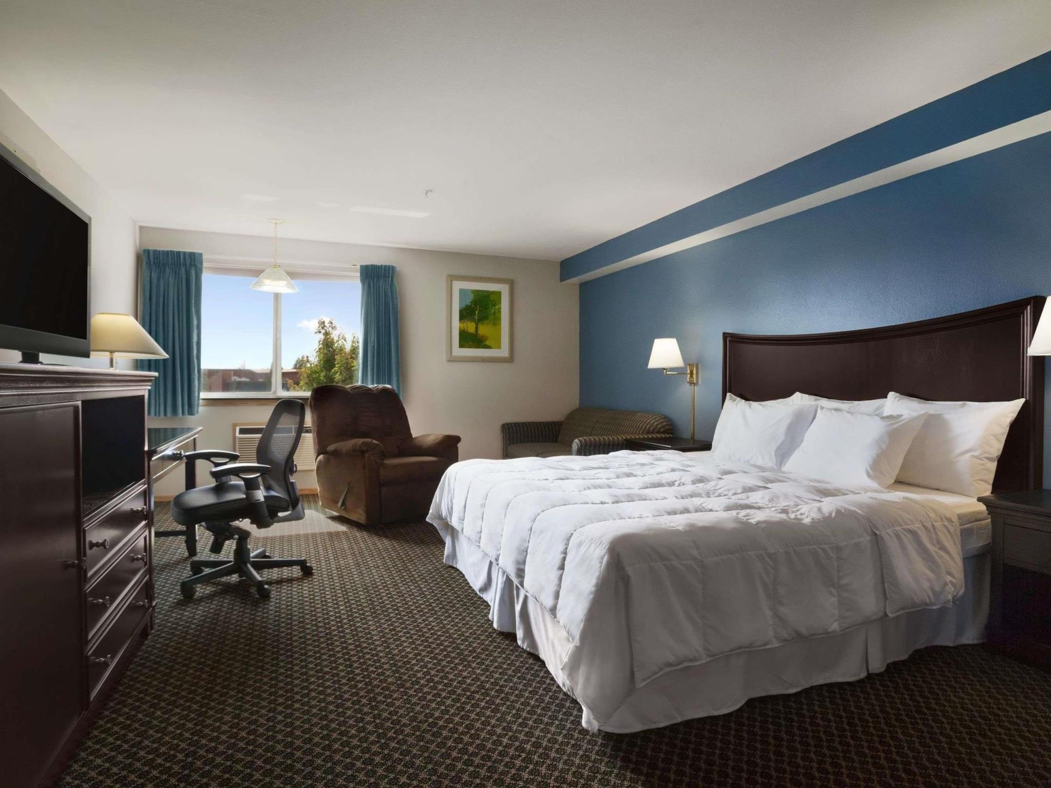 Days Inn Lacey Olympia Area 6/19