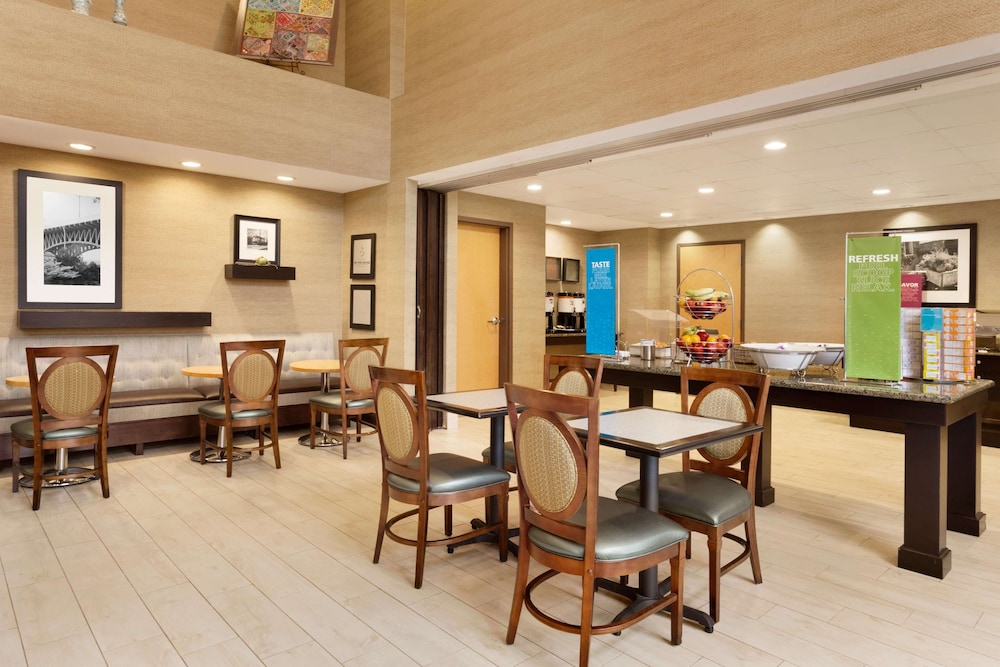 Hampton Inn & Suites Birmingham East Irondale 30/37