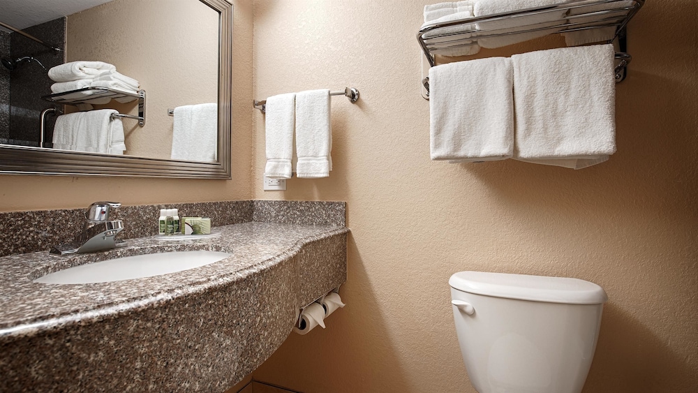 Best Western Plus Parkway Hotel 10/26