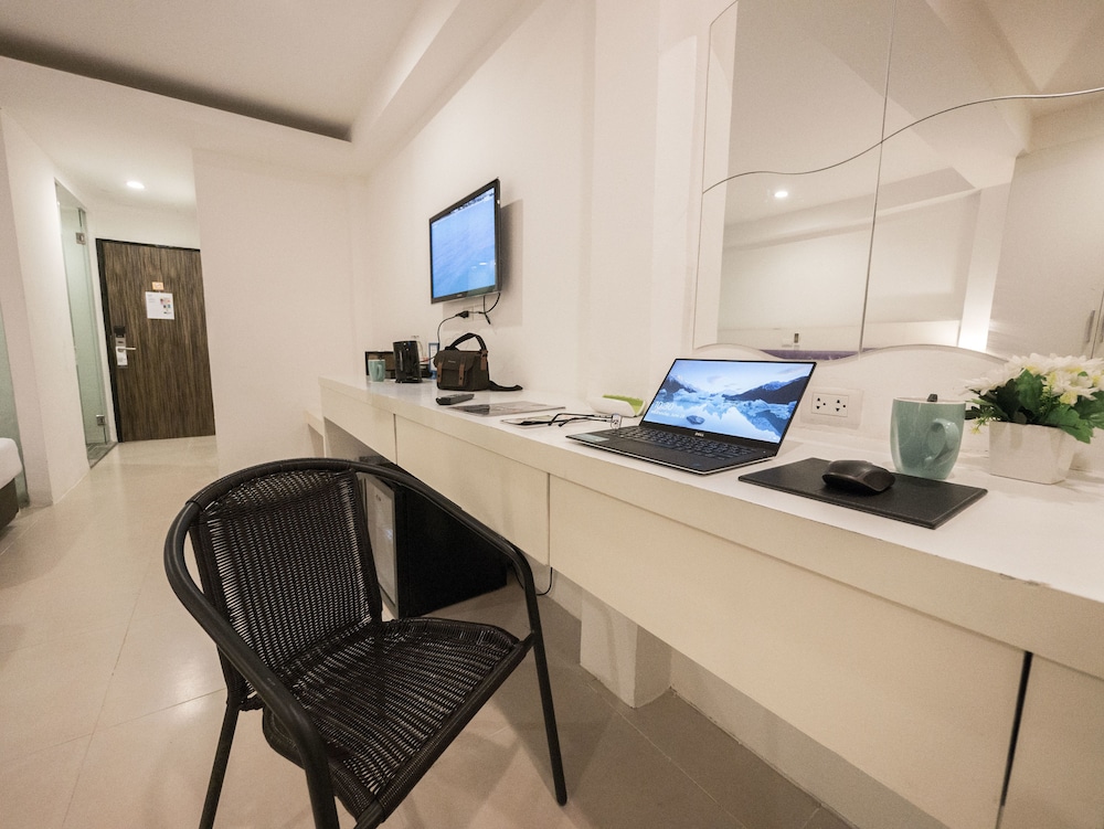 Armoni Patong Beach Hotel 63/78
