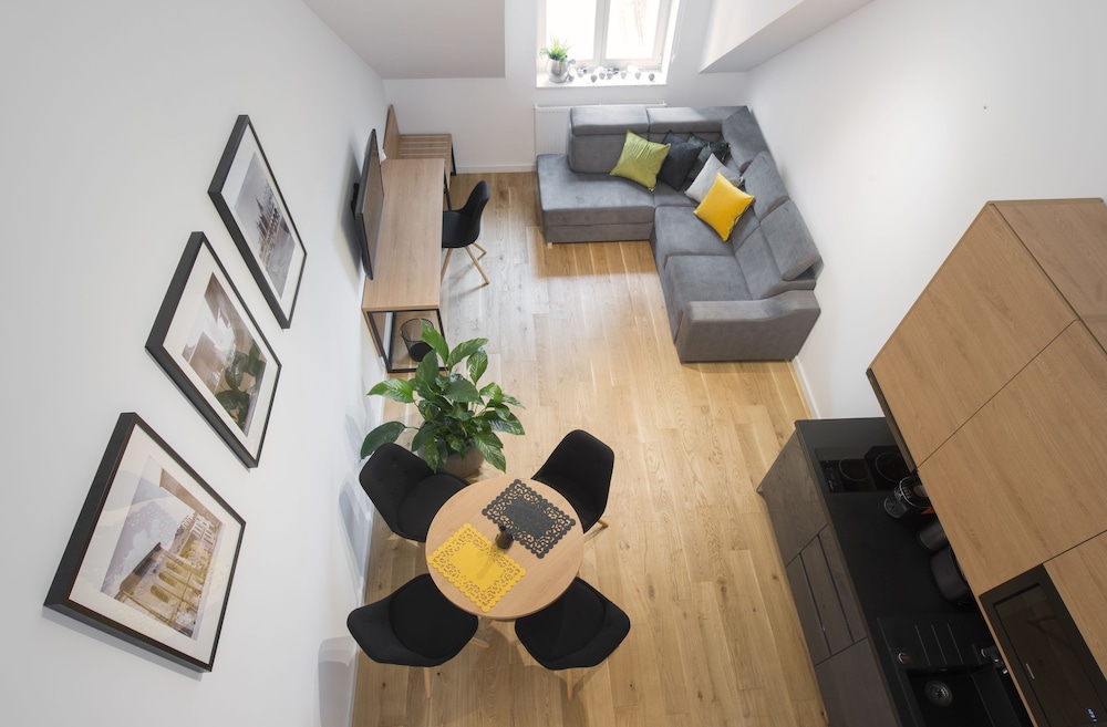 Bc29 Residence 24/37