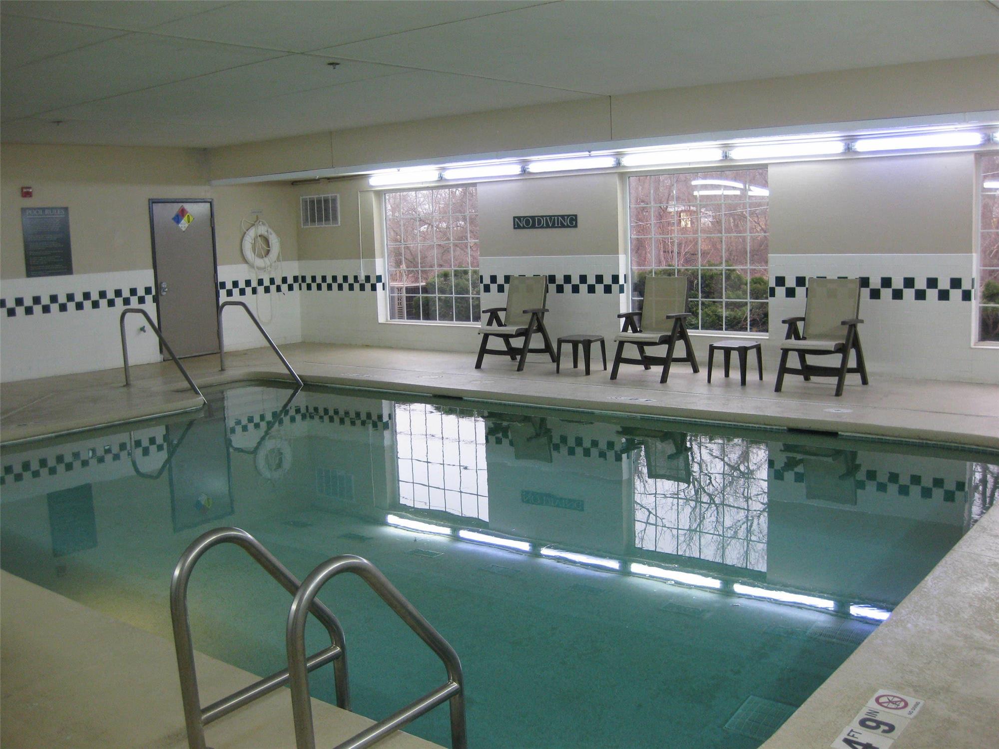 Country Inn & Suites by Radisson, Clinton, IA 8/19