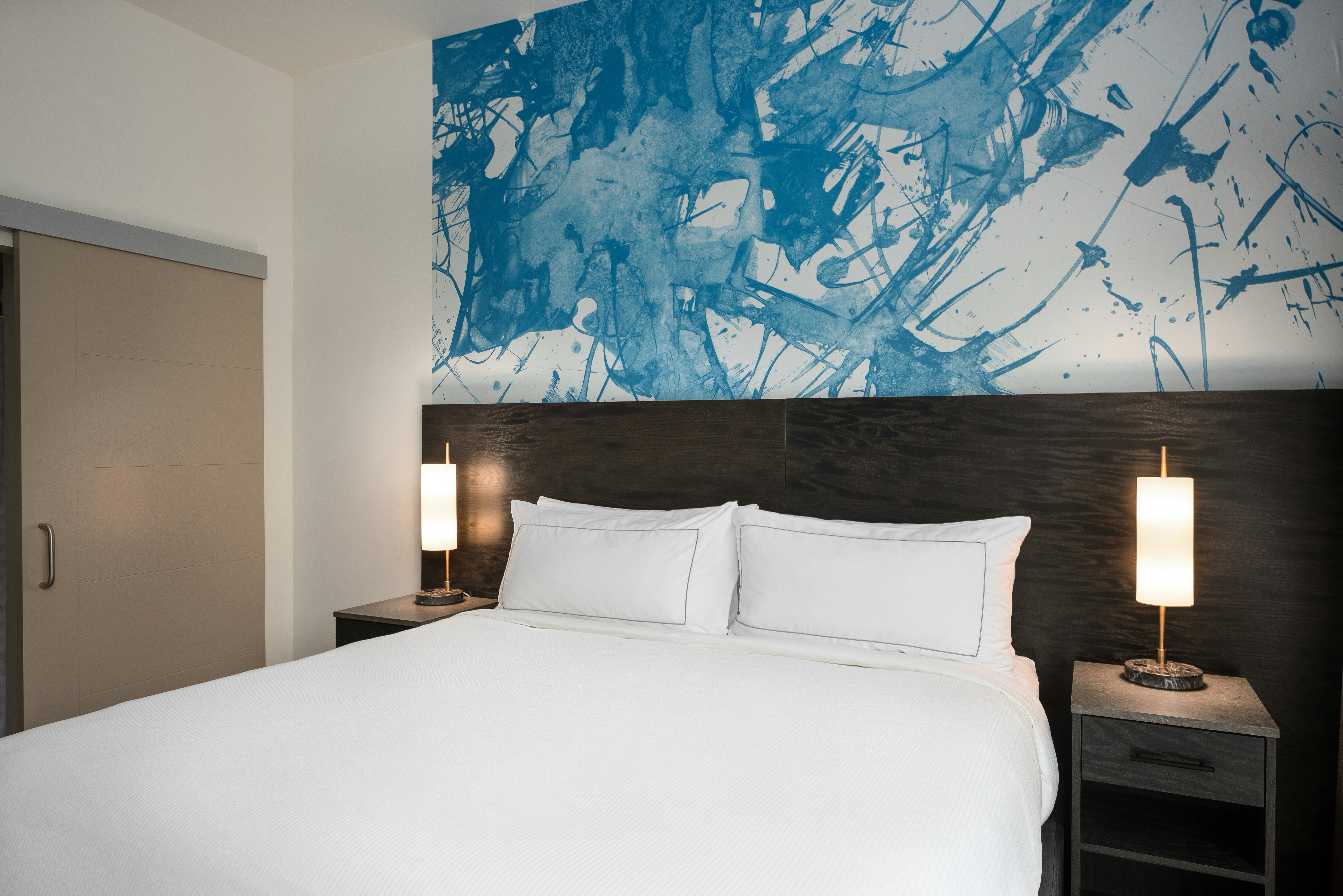Deluxe, King Bed
