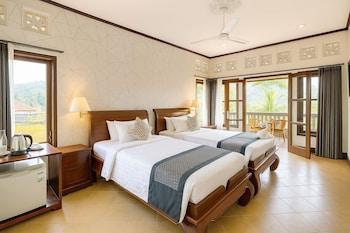 Signature, Suite, Multiple Beds, Mountain View