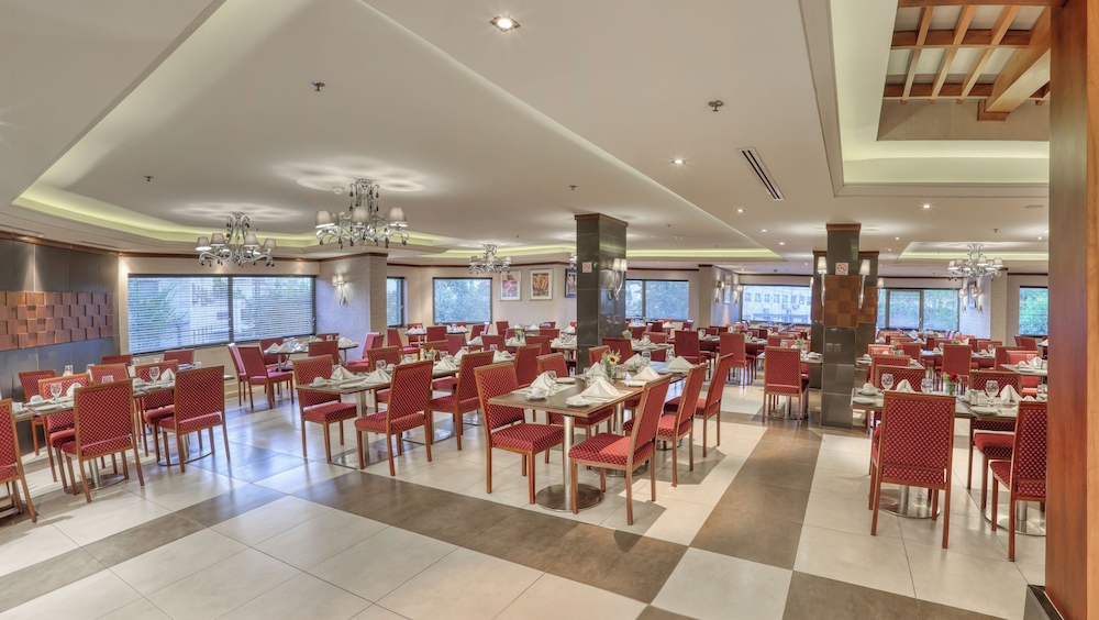 GENEVA HOTEL 53/76