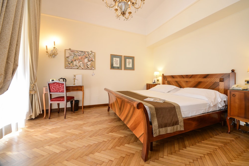 Vittoria Hotel 32/75