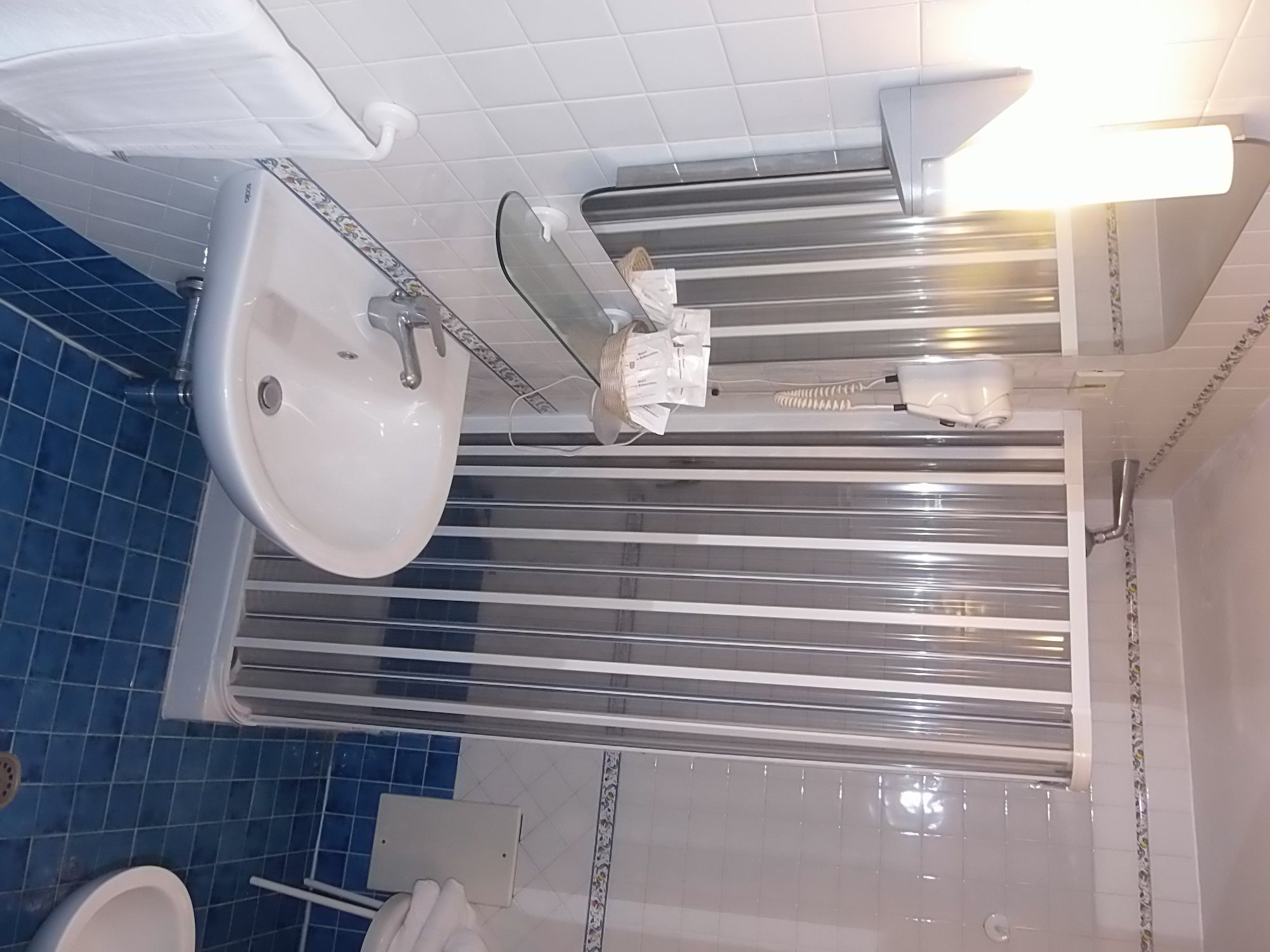 ROOM, TRIPLE