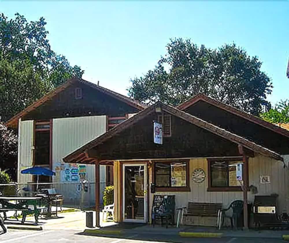 Jamestown Railtown Motel 1/31
