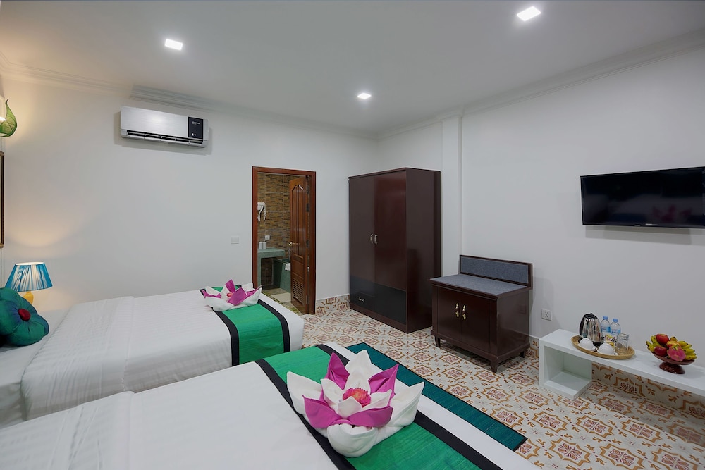 MARVEL HOLIDAY BOUTIQUE VILLA 44/65