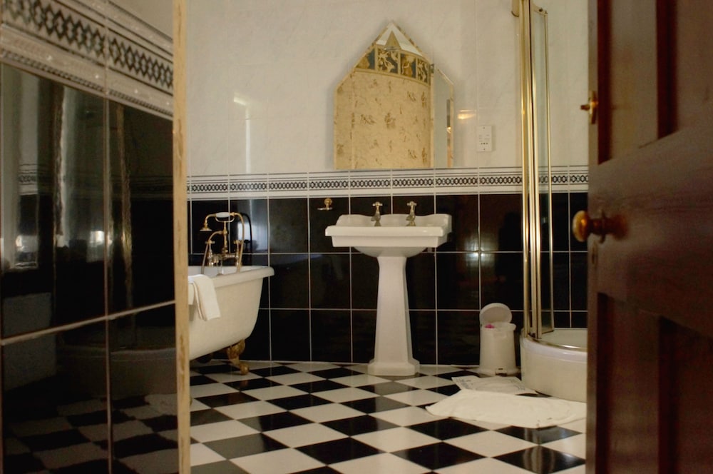 Mansfield Castle Hotel 19/50