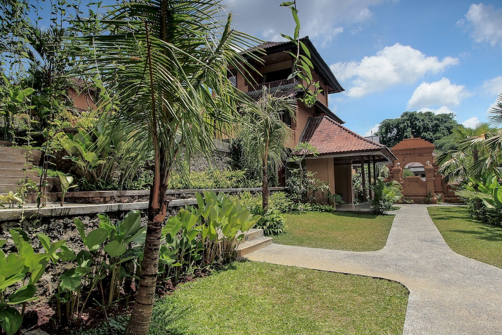 Jati Cottage 51/61