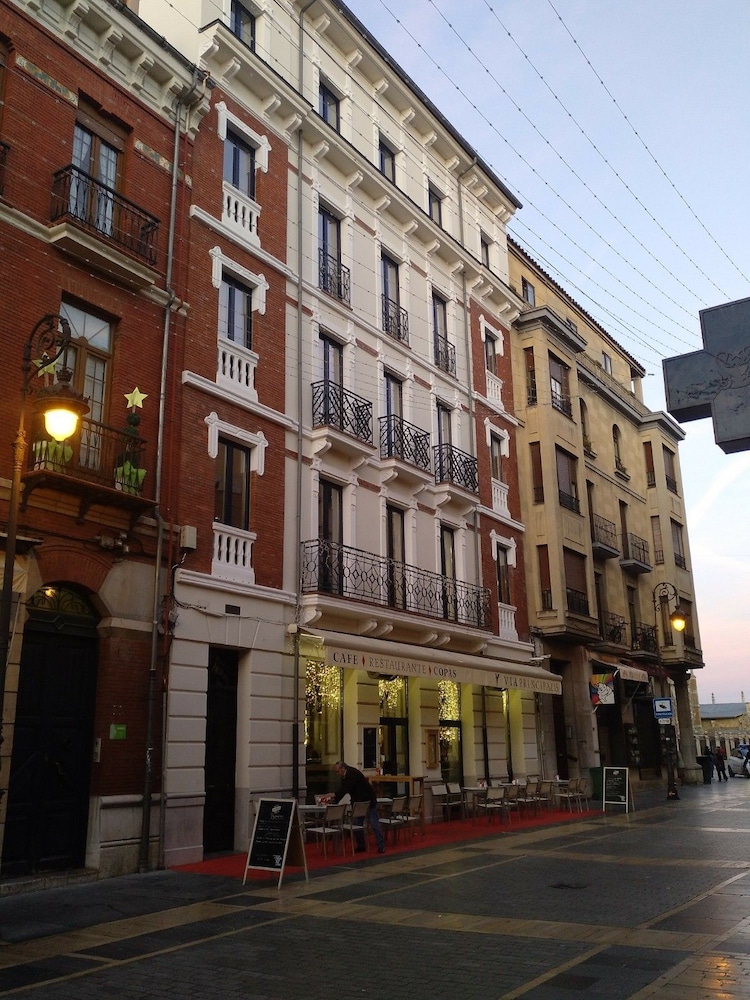 Principia Suites 42/43