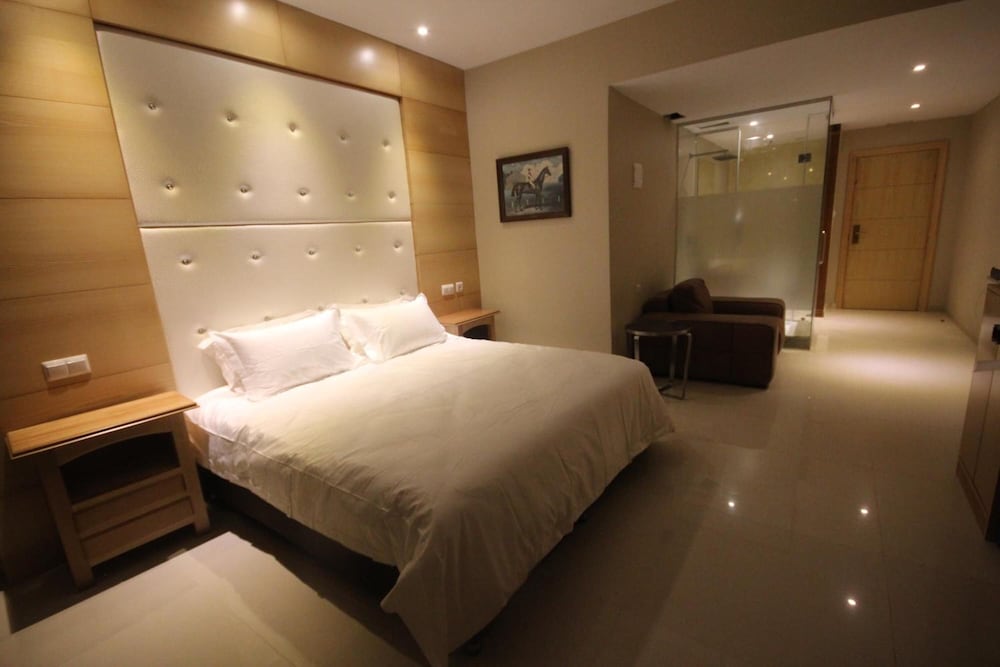 Menoir Dorsett Hotel 8/44