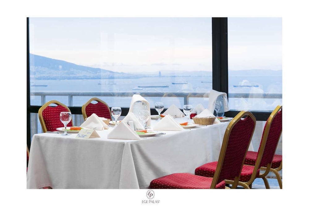Ege Palas Business Hotel 46/66