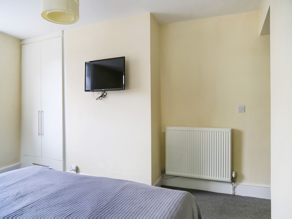 OYO Castle Hotel, Accrington 12/23