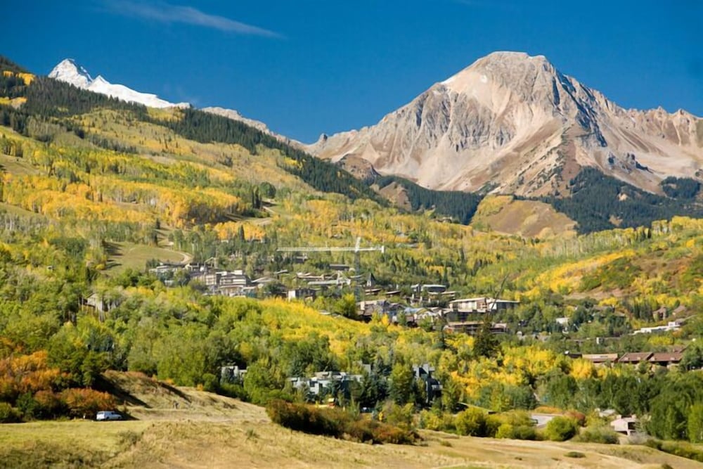 Limelight Hotel Snowmass 54/59