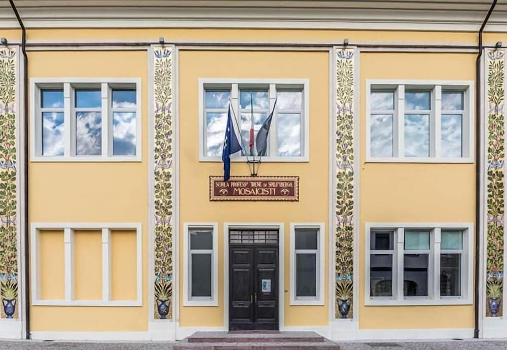 GRAND HOTEL PRESIDENT 5/49