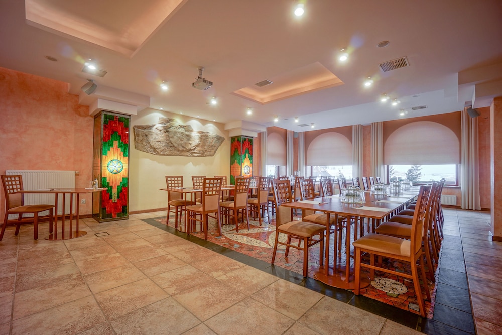 REDYK HOTEL 33/49