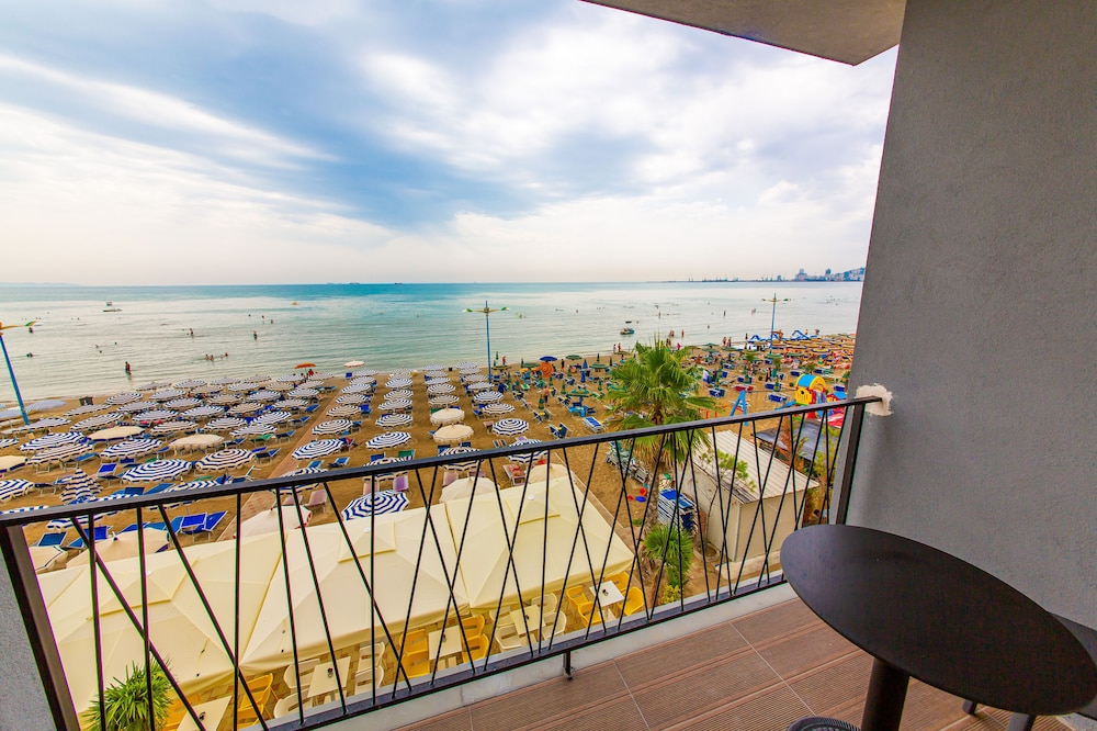 Hotel Alion 41/48
