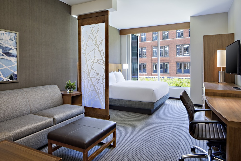 Hyatt Place Grand Rapids Downtown 24/54