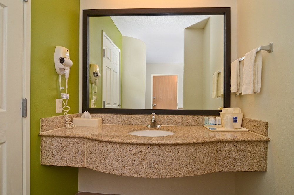 Sleep Inn and Suites Conference Center And Water Park 13/52