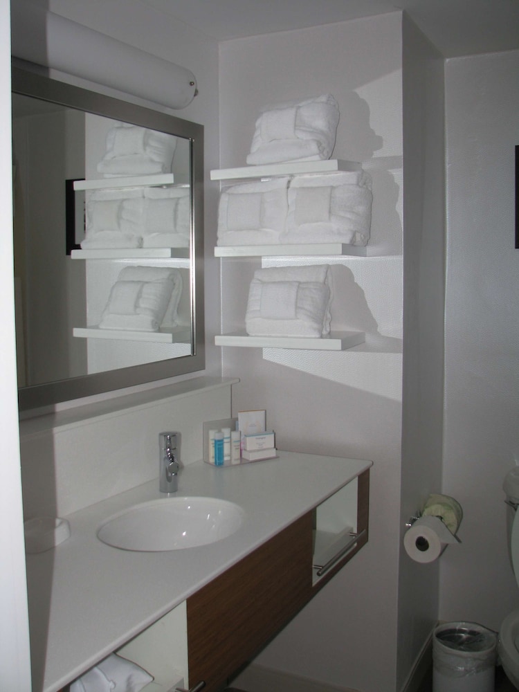 Hampton Inn Sevierville 12/43