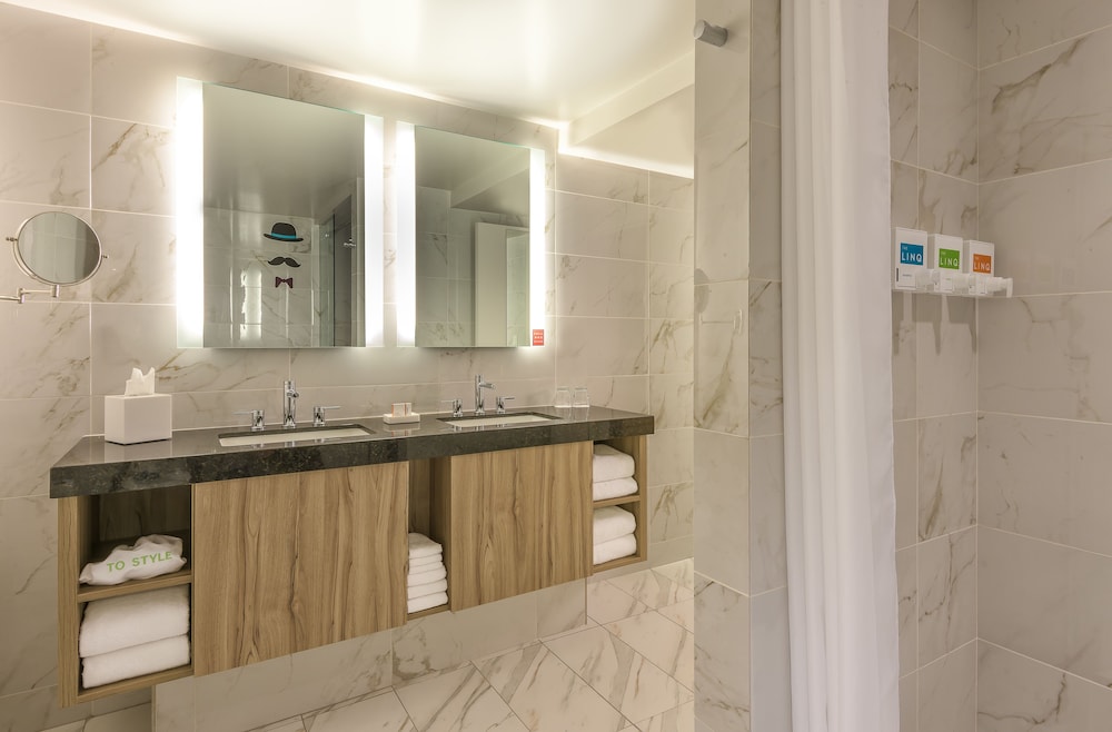 The LINQ Hotel & Casino - A Caesars Rewards Destination 54/54