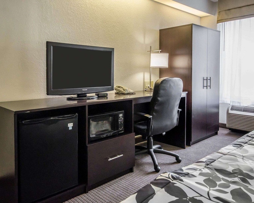 Spark by Hilton Louisville Airport 38/50