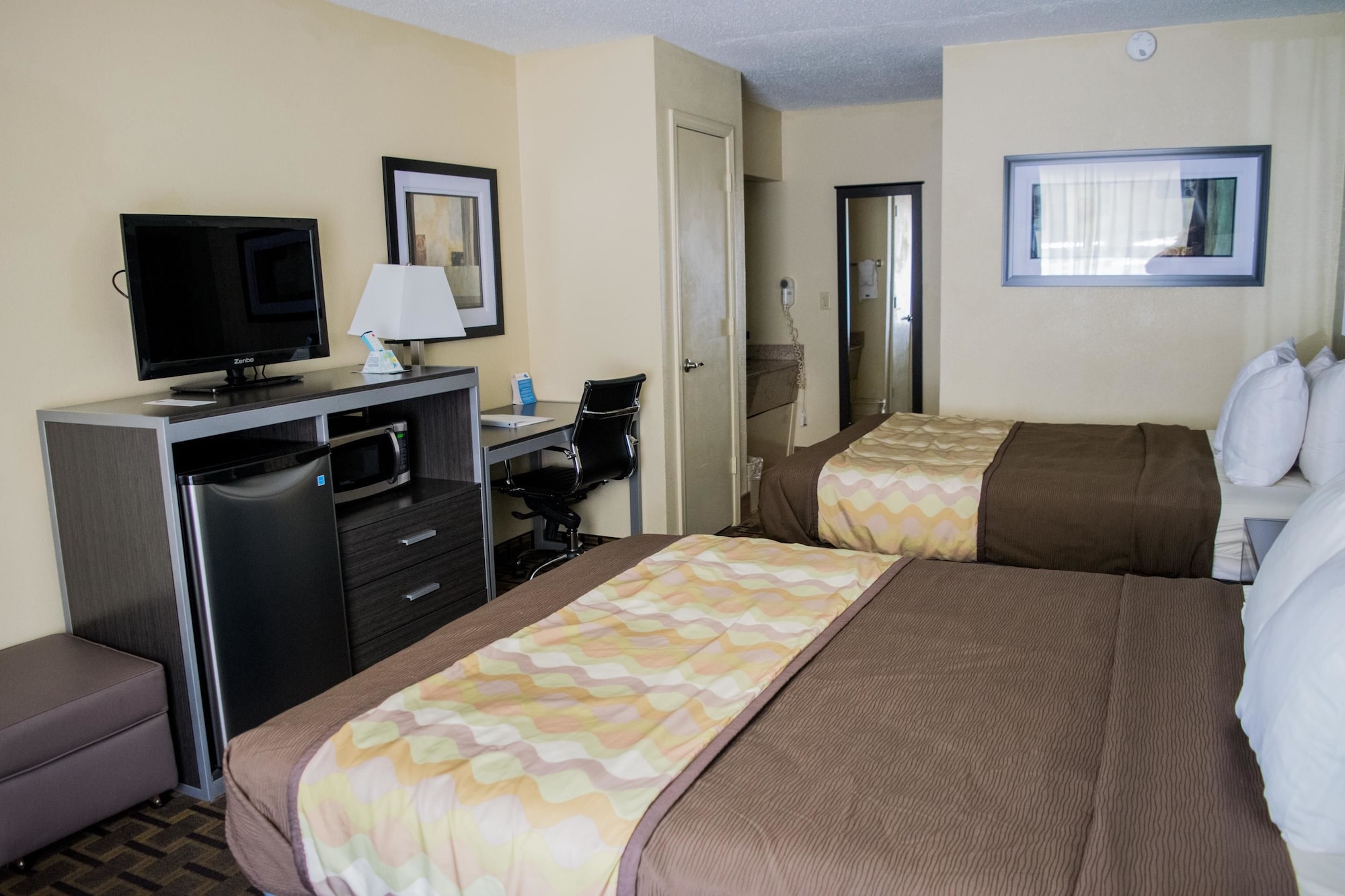 غرفة قياسية بسريرين كوين للمدخنين، Best Western Coachlight 3/3