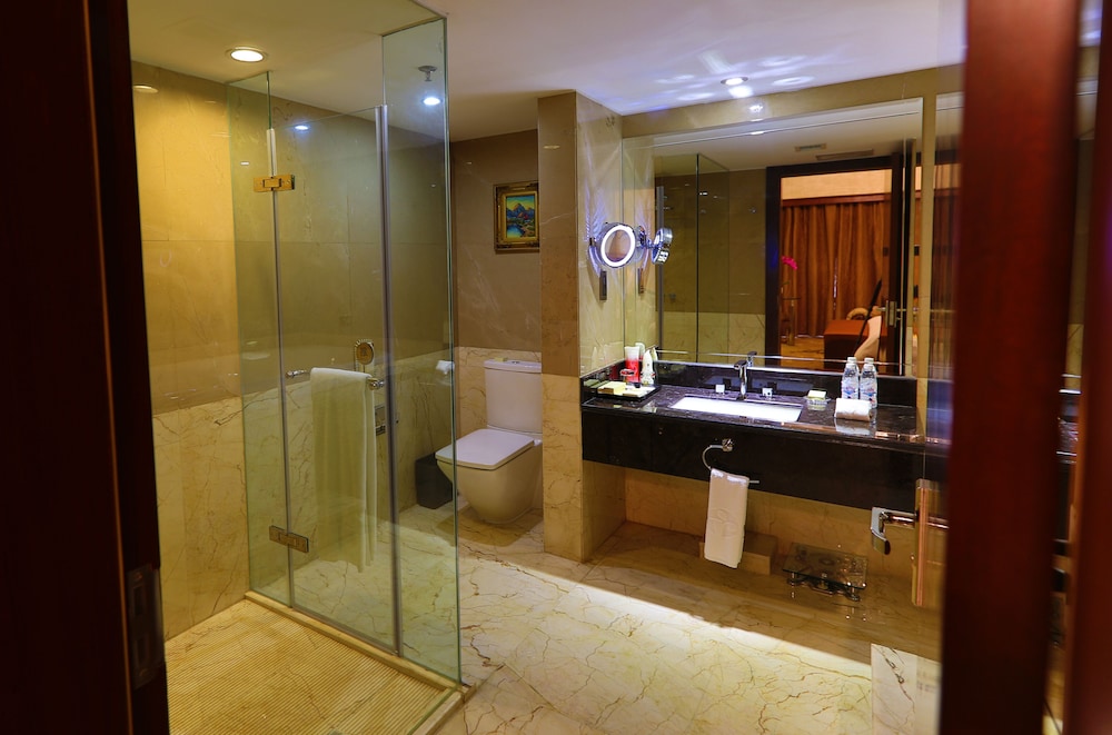 Ramada by Wyndham Chengdu North 4/24