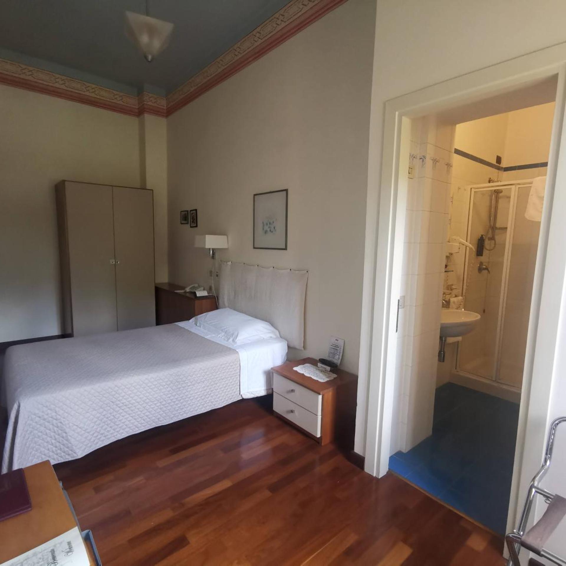 Room, Single
