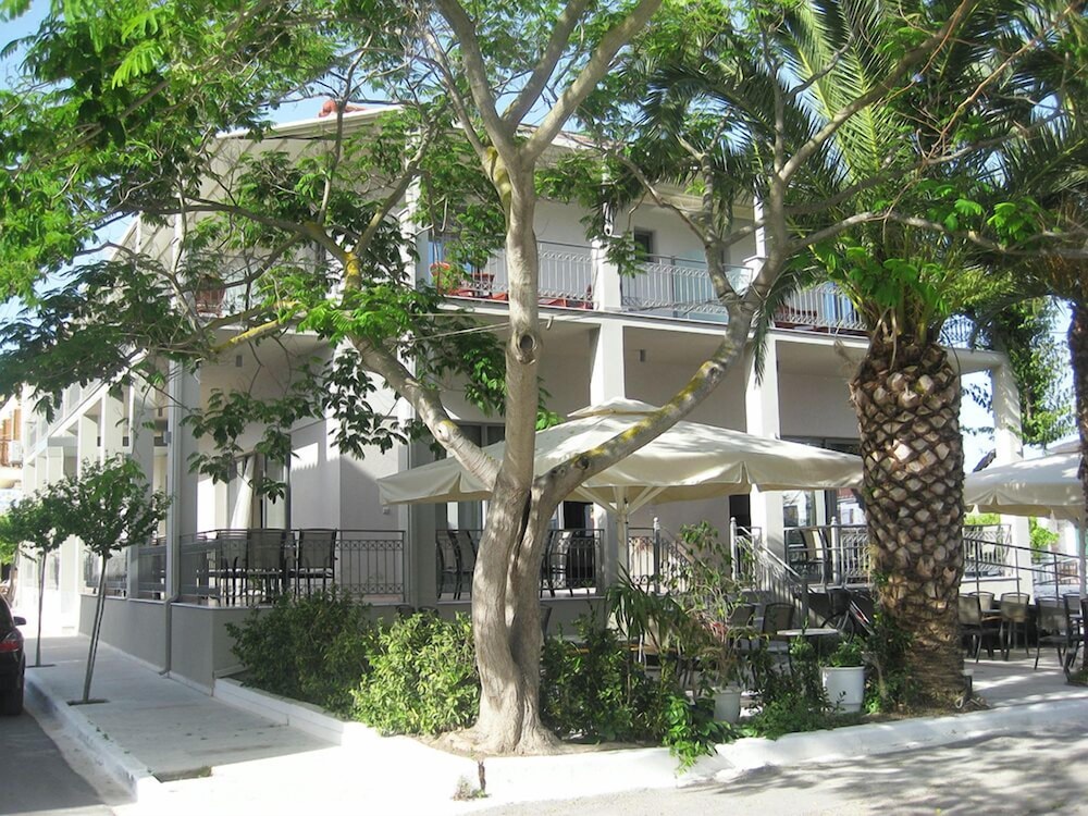 Achilles Hotel 46/51