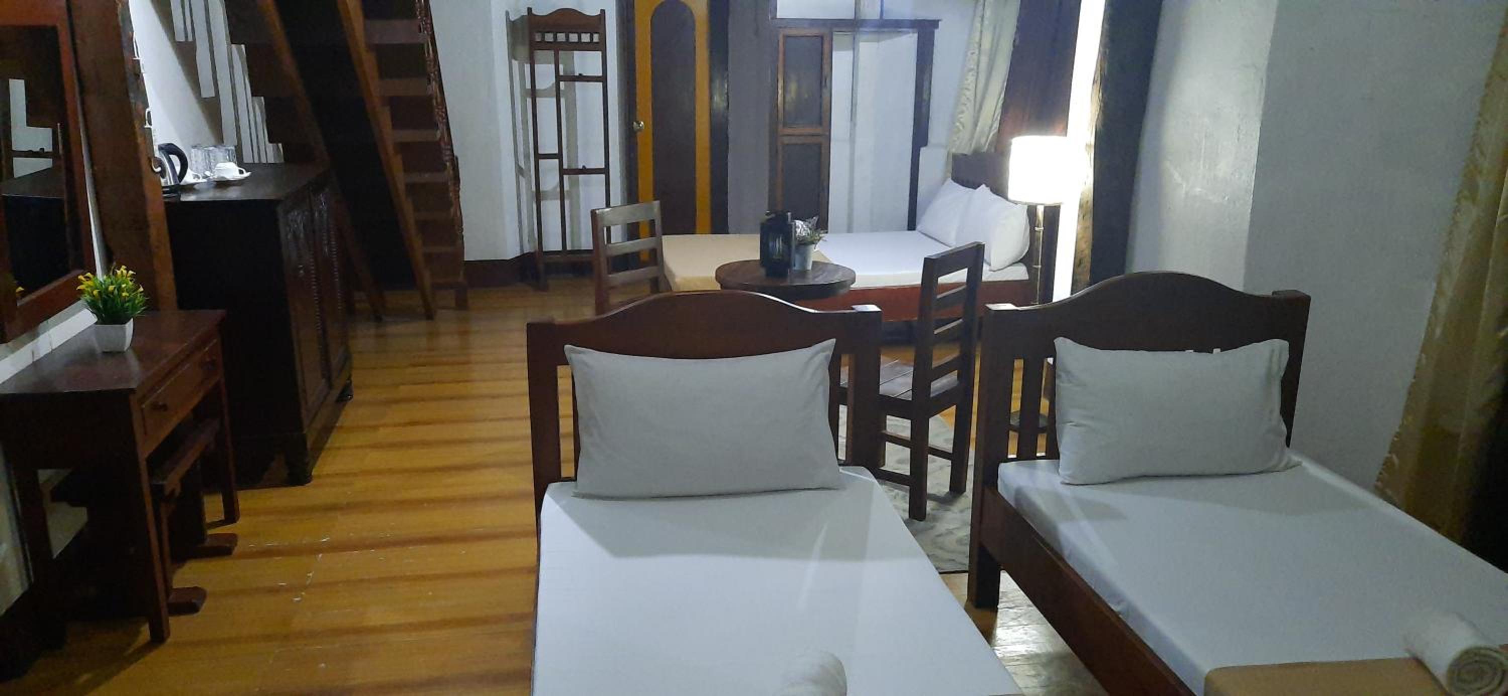 Zen Rooms Calle Crisologo Vigan 36/50
