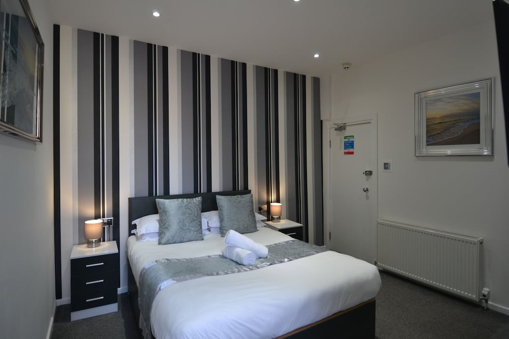 Hotel 33 11/50