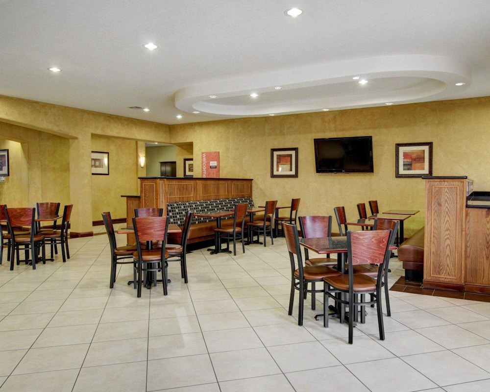 Comfort Inn And Suites Alvarado, TX 35/45