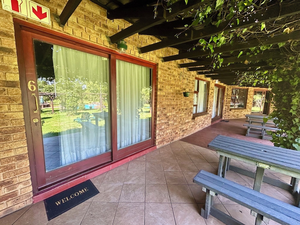 Airport Game Lodge 50/81