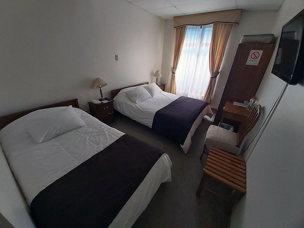 Hotel Esmeralda 12/30