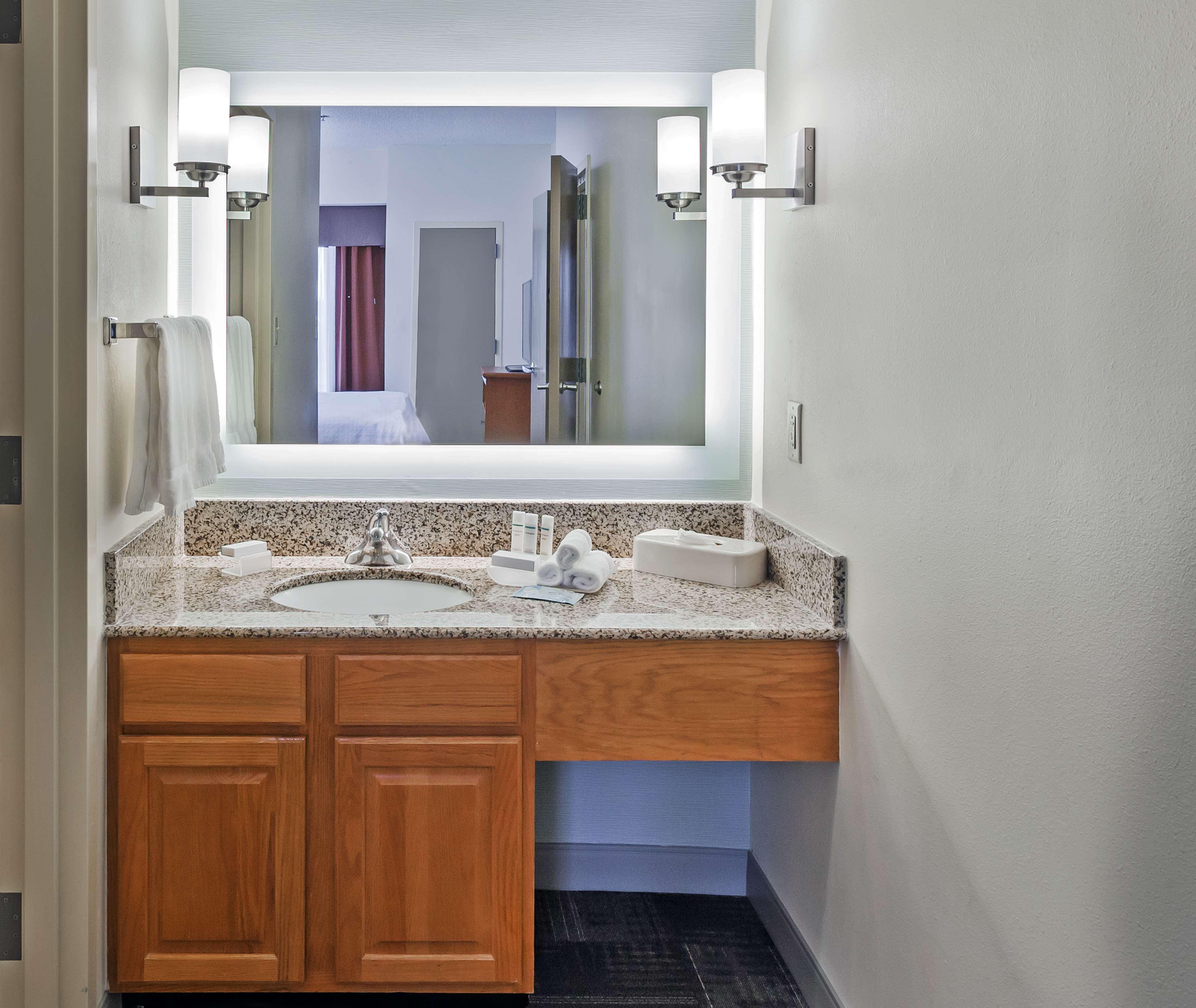 STUDIO, SUITE, KING BED, ACCESSIBLE